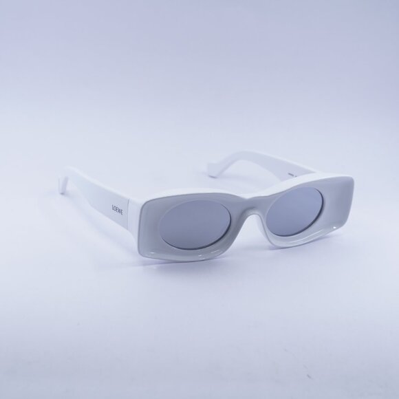 Loewe LW40033I 21C Sunglasses White Rectangle Frame, Smoke with Silver Lenses - Picture 4 of 10